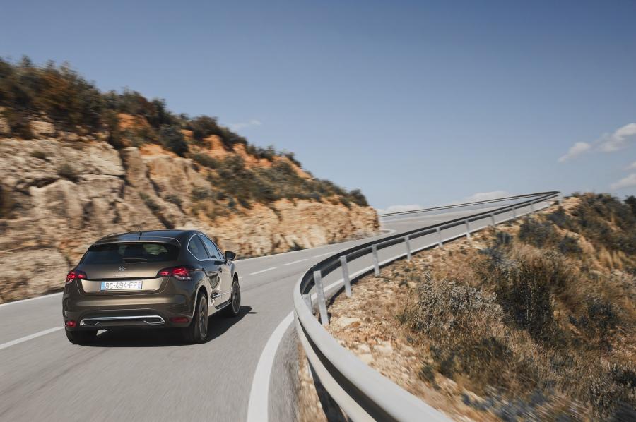  Citroen DS4 2010 года  (фото 46 из 143)
